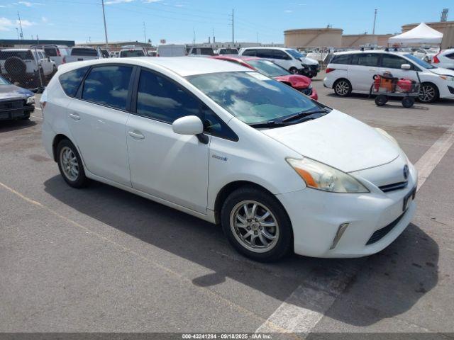  Salvage Toyota Prius v