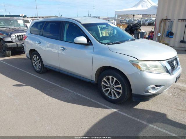  Salvage Nissan Pathfinder