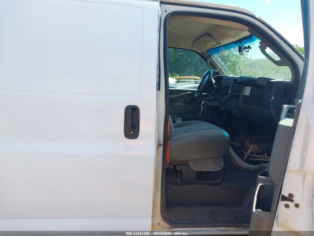 Chevrolet Express Work Van Image 8
