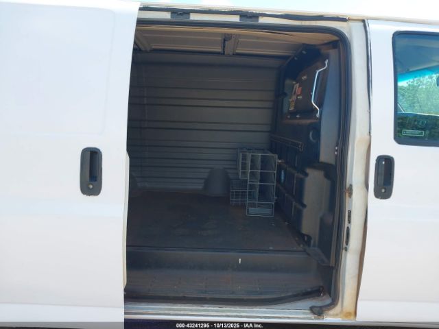 Chevrolet Express Work Van Image 10