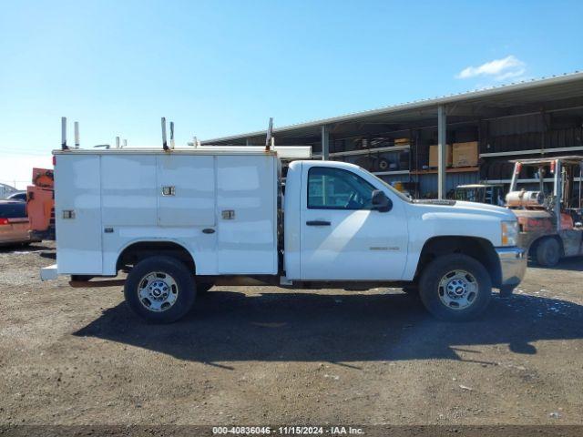 Chevrolet Silverado 2500 Work Truck Image 2