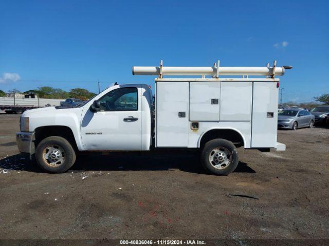Chevrolet Silverado 2500 Work Truck Image 9
