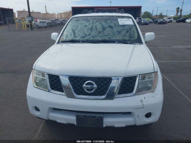 Nissan Pathfinder Se Image 5