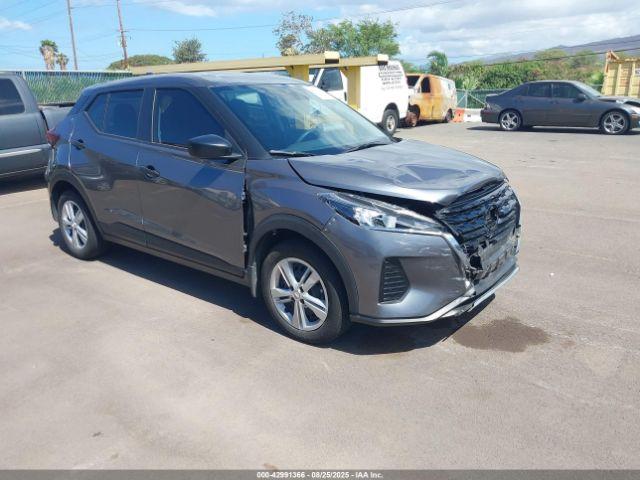  Salvage Nissan Kicks