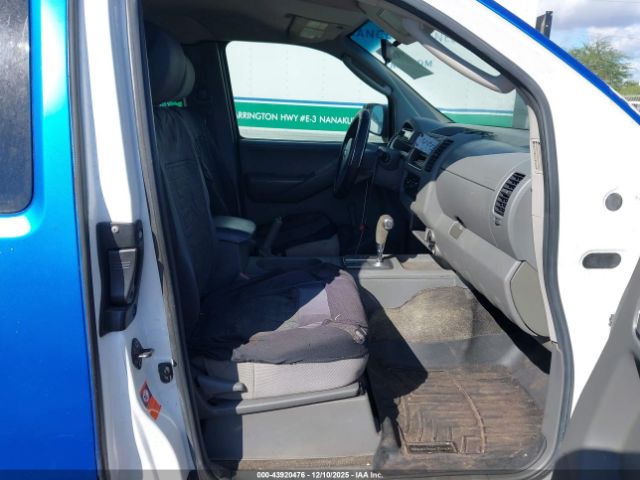 Nissan Frontier Xe Image 3