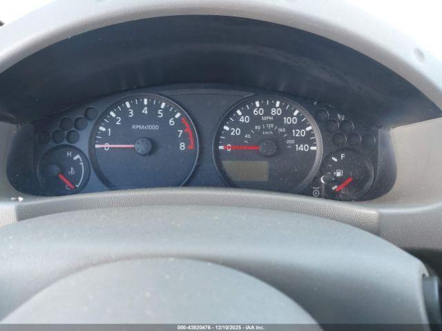 Nissan Frontier Xe Image 4