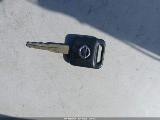 Nissan Frontier Xe Image 10