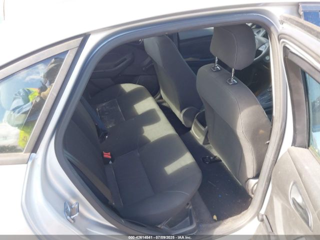 Ford Focus S Image 8