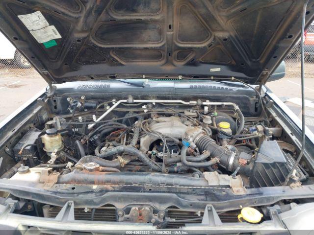 Nissan Xterra Se Image 8