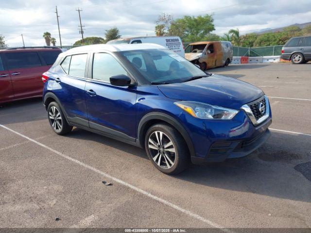  Salvage Nissan Kicks
