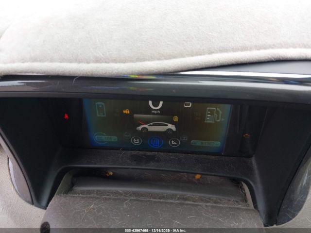 Chevrolet Volt Image 7