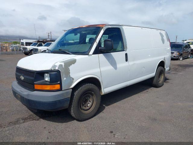 Chevrolet Express Work Van Image 5