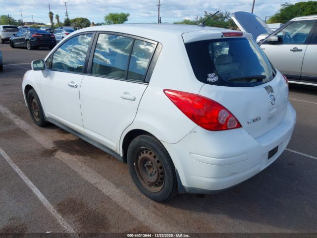 Nissan Versa 1.8s Image 3