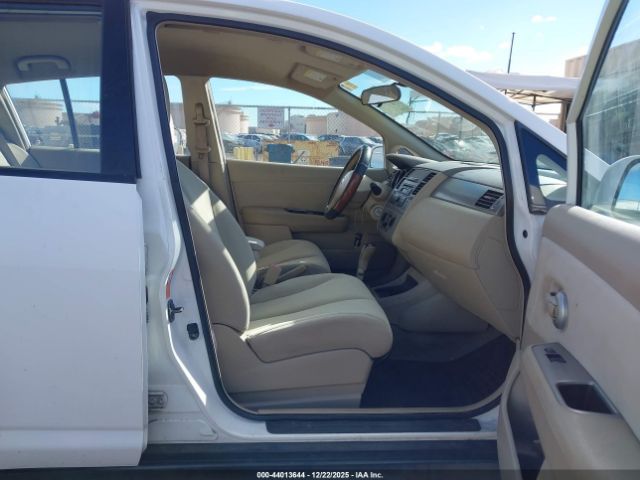 Nissan Versa 1.8s Image 5