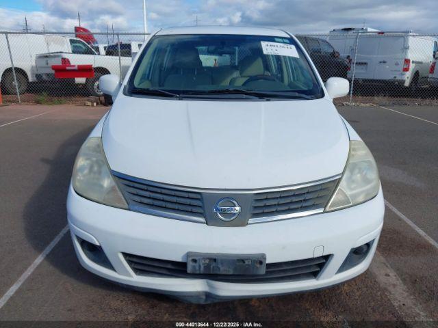 Nissan Versa 1.8s Image 11