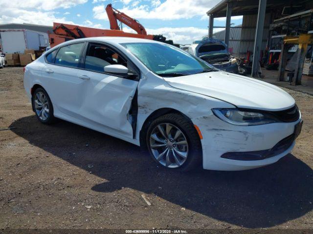  Salvage Chrysler 200