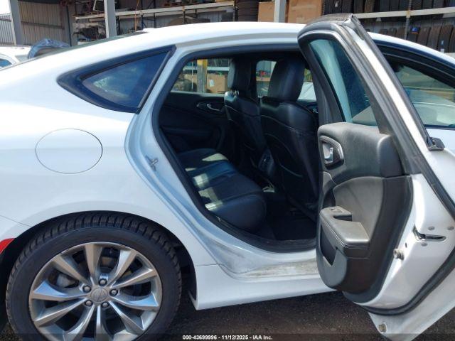 Chrysler 200 S Image 5