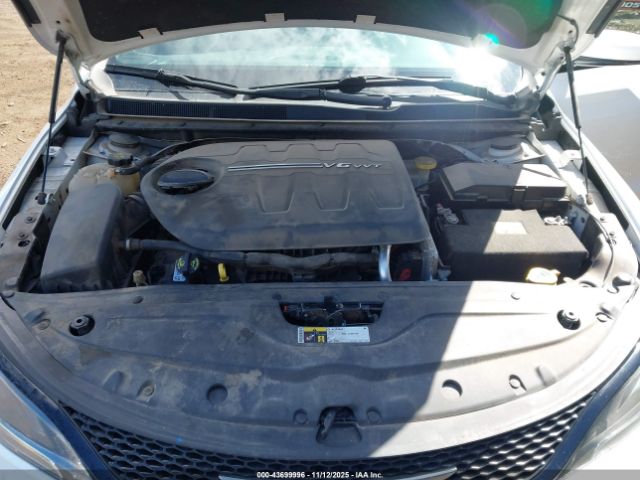 Chrysler 200 S Image 11