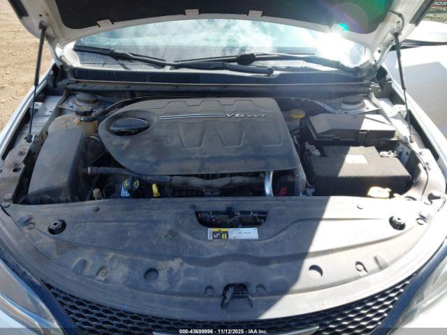 Chrysler 200 S Image 11