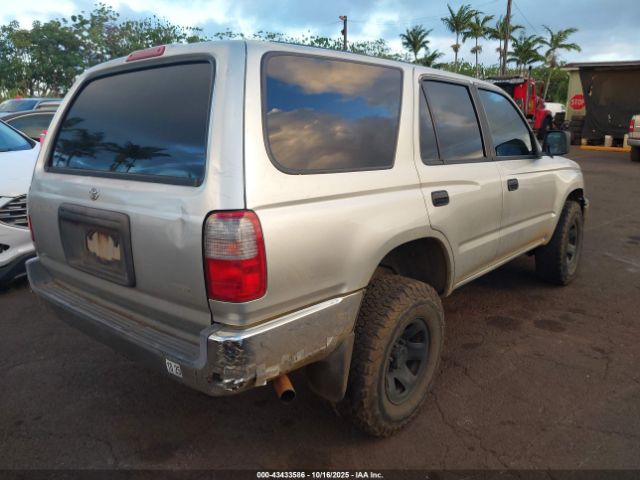 Toyota 4Runner Image 3