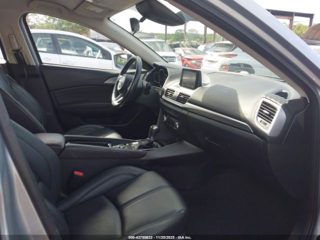 Mazda Mazda3 Touring Image 14