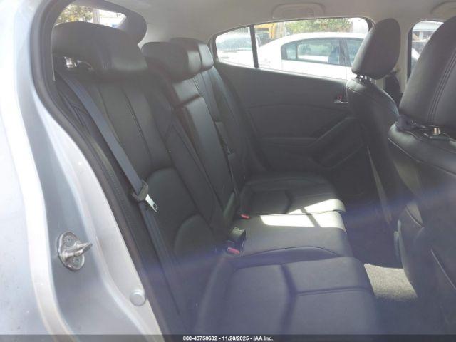 Mazda Mazda3 Touring Image 17