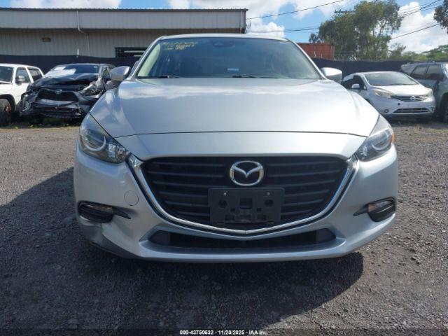 Mazda Mazda3 Touring Image 11