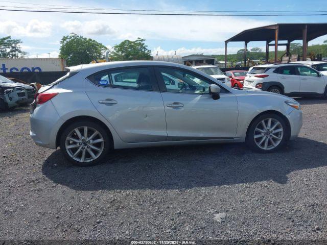 Mazda Mazda3 Touring Image 13