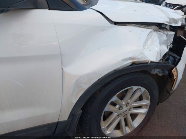 Ford Explorer Image 14