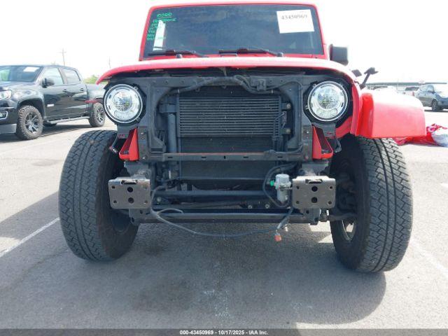 Jeep Wrangler Sahara 4x4 Image 11