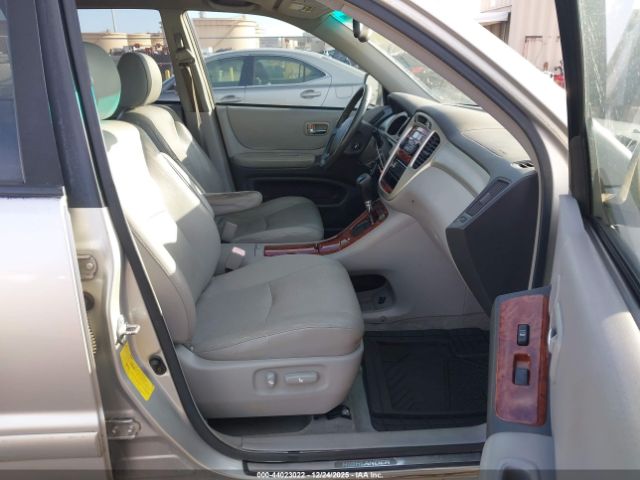 Toyota Highlander Image 8