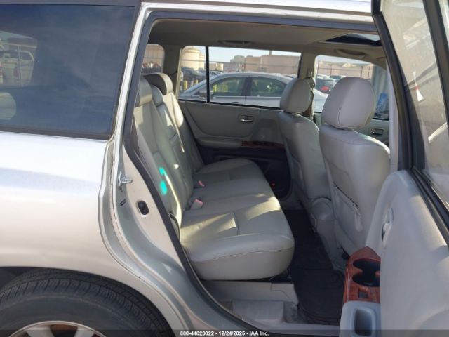 Toyota Highlander Image 2