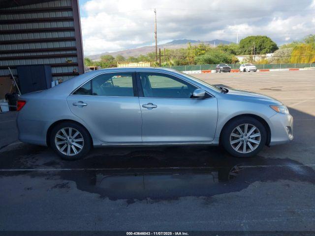 Toyota Camry Xle V6 Image 13