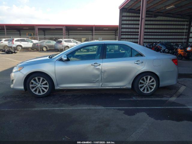 Toyota Camry Xle V6 Image 9