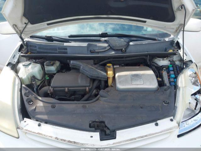 Toyota Prius Image 14