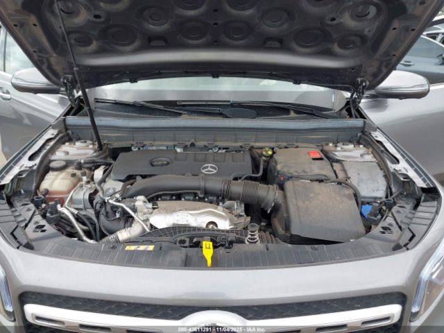 Mercedes-Benz GLB Image 11