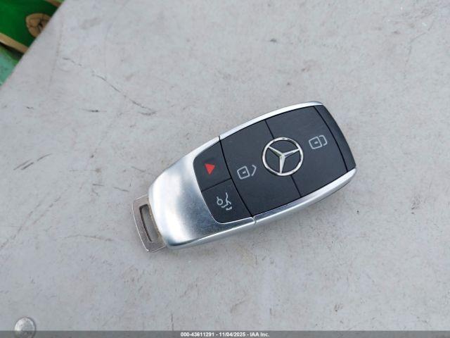 Mercedes-Benz GLB Image 7