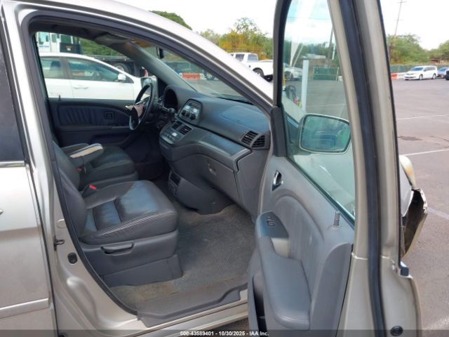 Honda Odyssey Touring Image 9