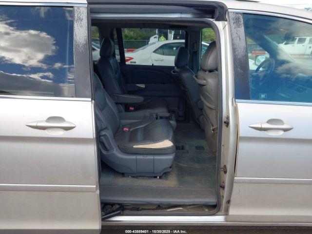 Honda Odyssey Touring Image 2