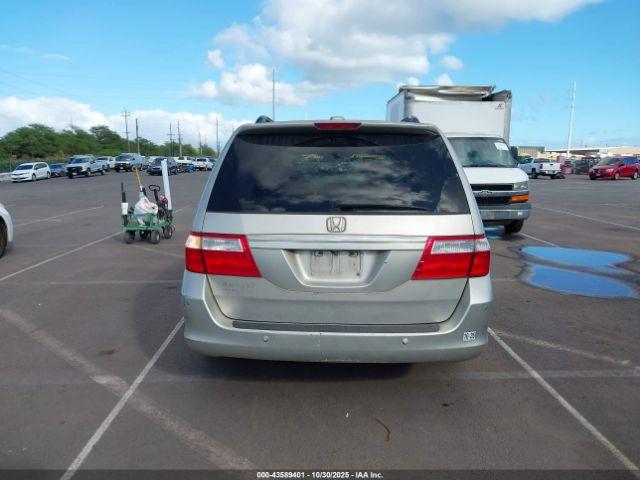 Honda Odyssey Touring Image 4