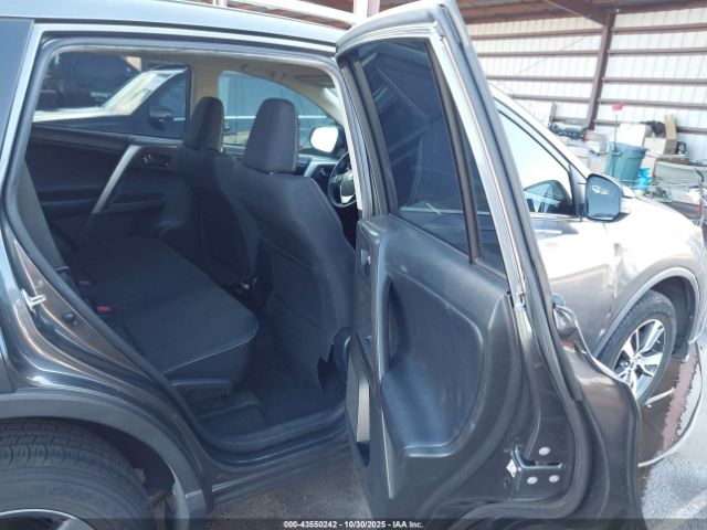 Toyota RAV4 Image 10