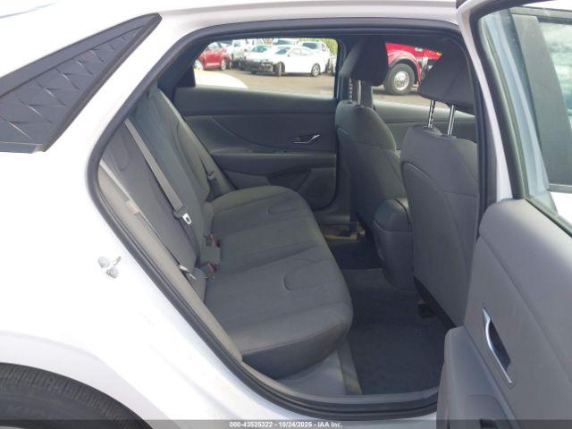 Hyundai ELANTRA Se Image 3