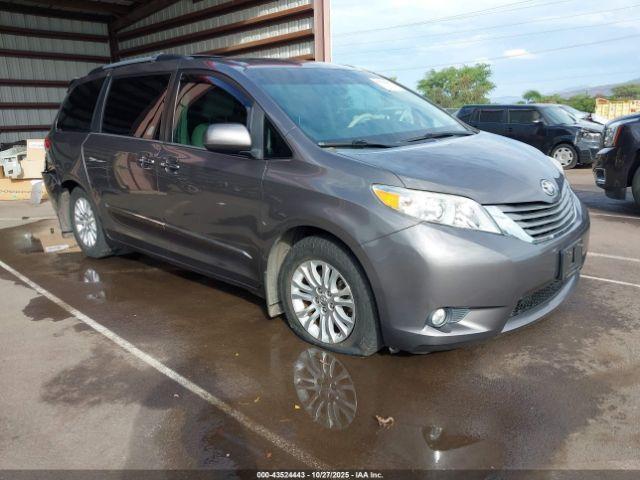  Salvage Toyota Sienna