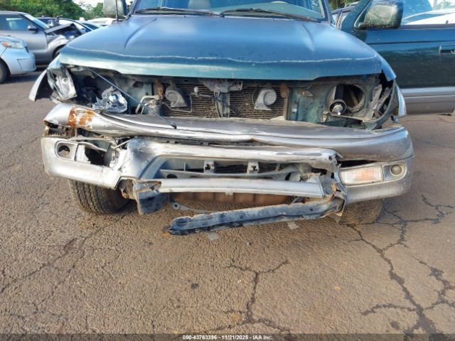 Toyota 4Runner Limited V6 Image 6