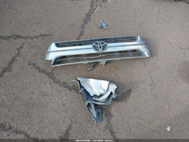 Toyota 4Runner Limited V6 Image 19