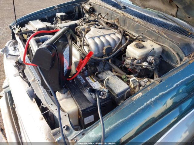 Toyota 4Runner Limited V6 Image 14