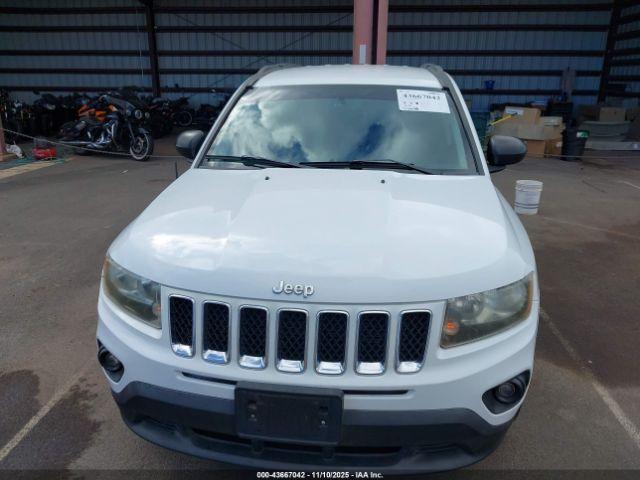 Jeep Compass Sport Image 9