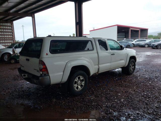 Toyota Tacoma Prerunner Image 6