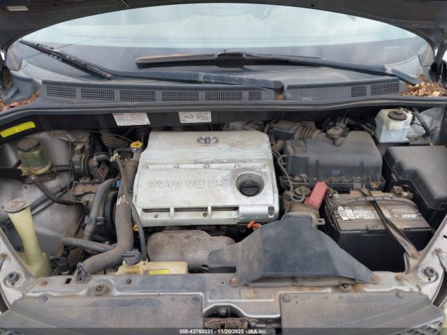 Toyota Sienna Le Image 5