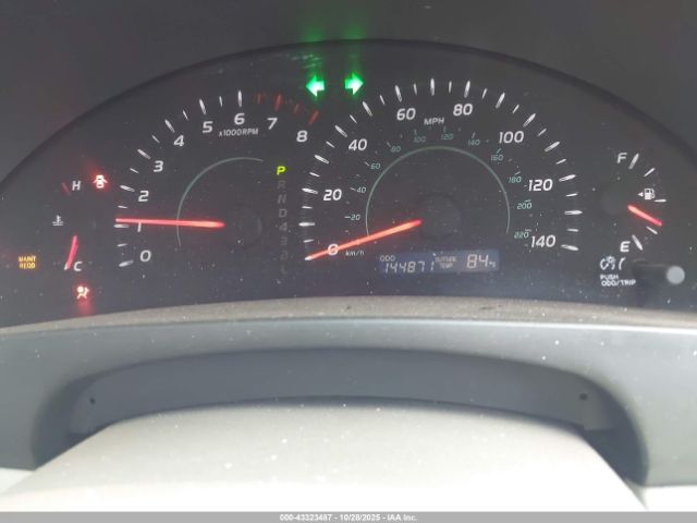 Toyota Camry Le Image 2